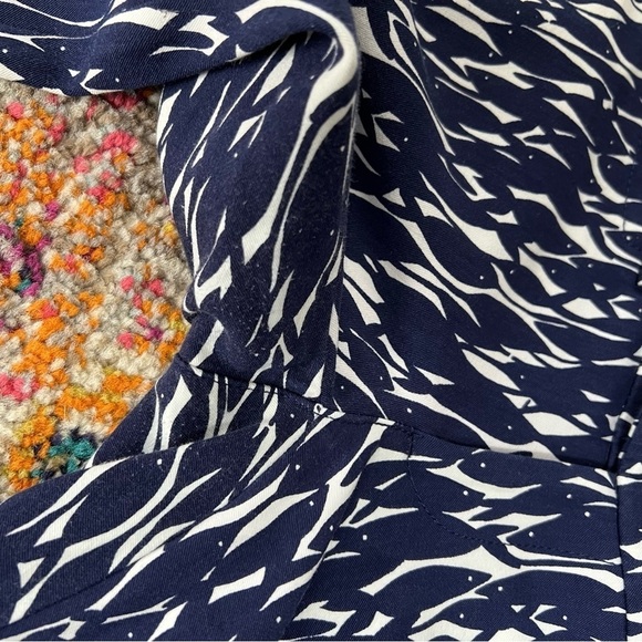 Lilly Pulitzer Navy Capri New School Fish Print Pants - Picture 12 of 14